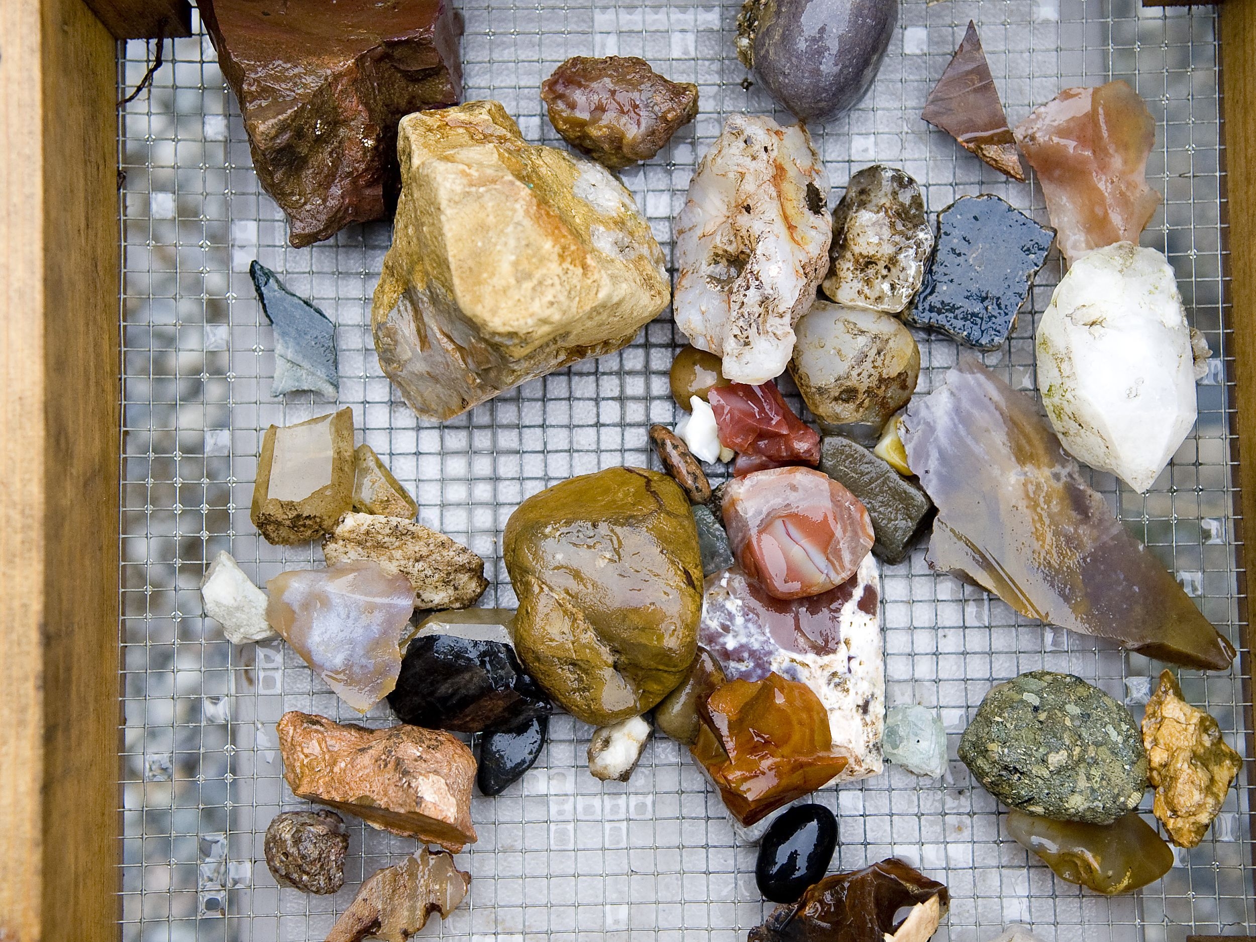 Ask Dr Universe A Rock s History And Mineral Content Give Clues To Its Breakability