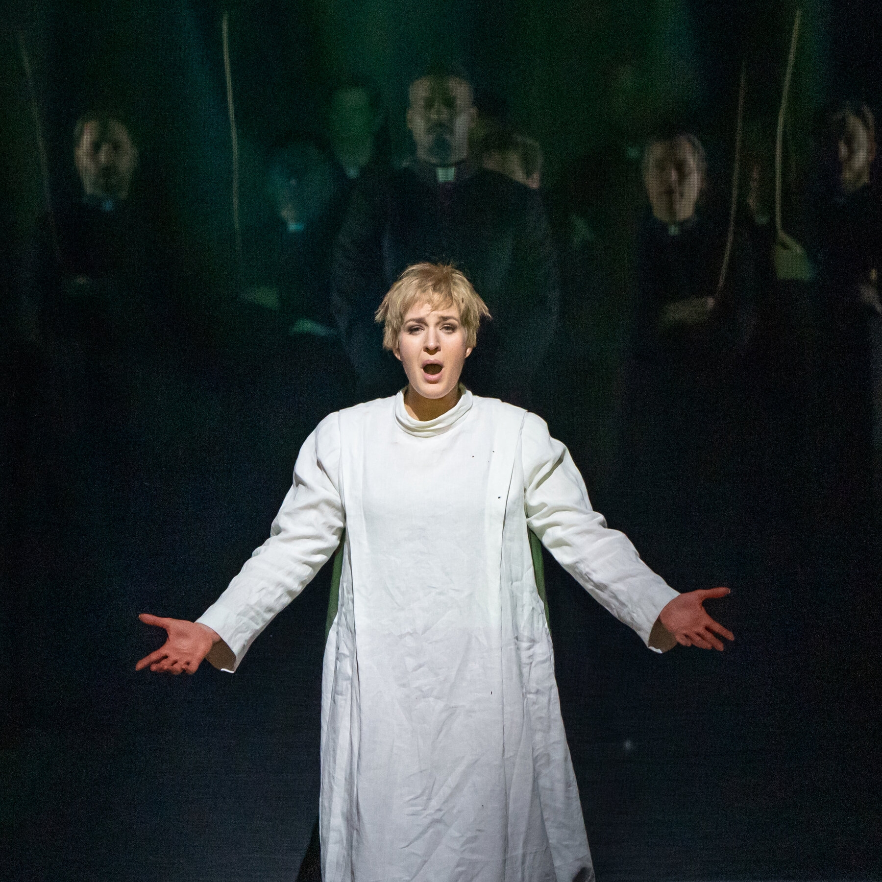 Review Lise Davidsen Cements Her Stardom In Met Opera s Forza The New York Times